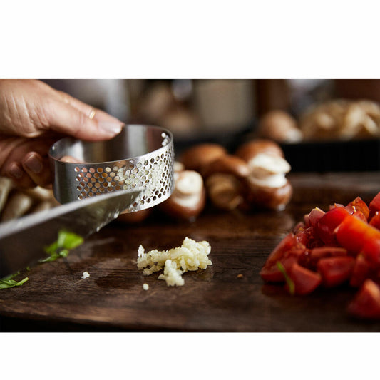 Zone Denmark Knoblauchpresse Singles, Küchenpresse, Knoblauchschneider, Matt Stahl, 15381