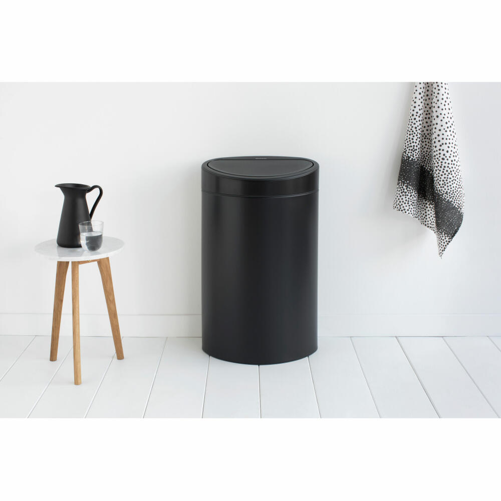 Brabantia Touch Bin Abfallbehälter mit Kunststoffeinsatz, Mülleimer, Müll Eimer, Matt Black / Deckel Matt Black, 40 L, 114946