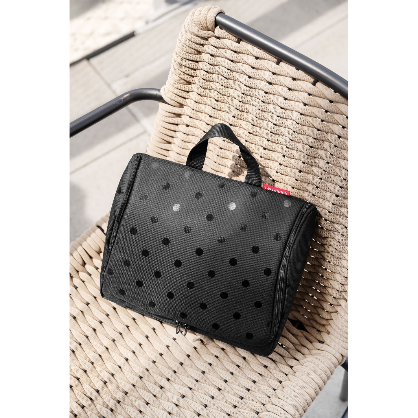 reisenthel toiletbag XL, Kulturtasche, Kulturbeutel, Kosmetiktasche, Glossy Dots Black, 4 L, WO7075