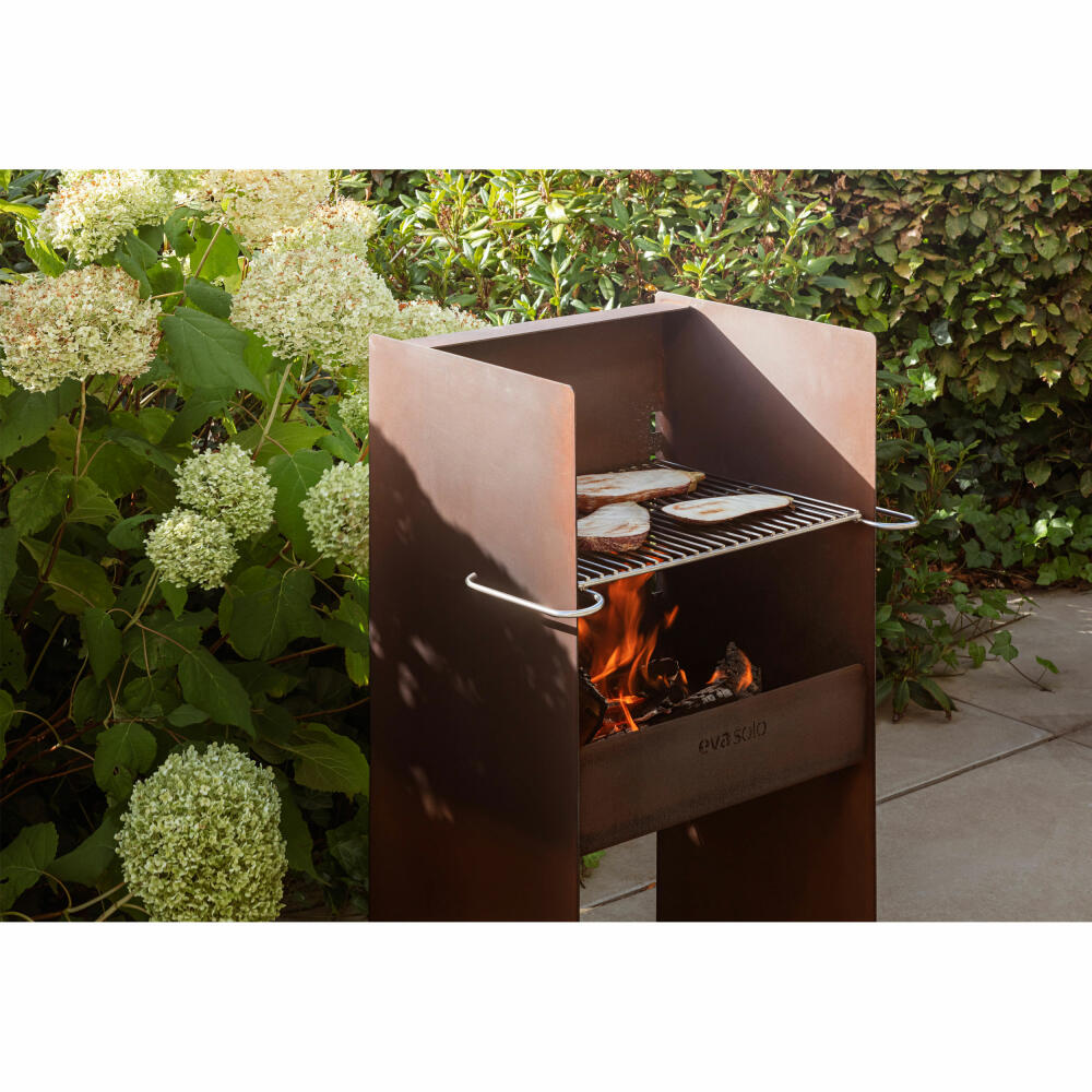 Eva Solo FireSpot Grill, Feuerschale, Holzkohlegrill, Holzkohle, Gartengrill, Feuerstelle, Cortenstahl / Edelstahl, 38 x 43 x 90 cm, 571145