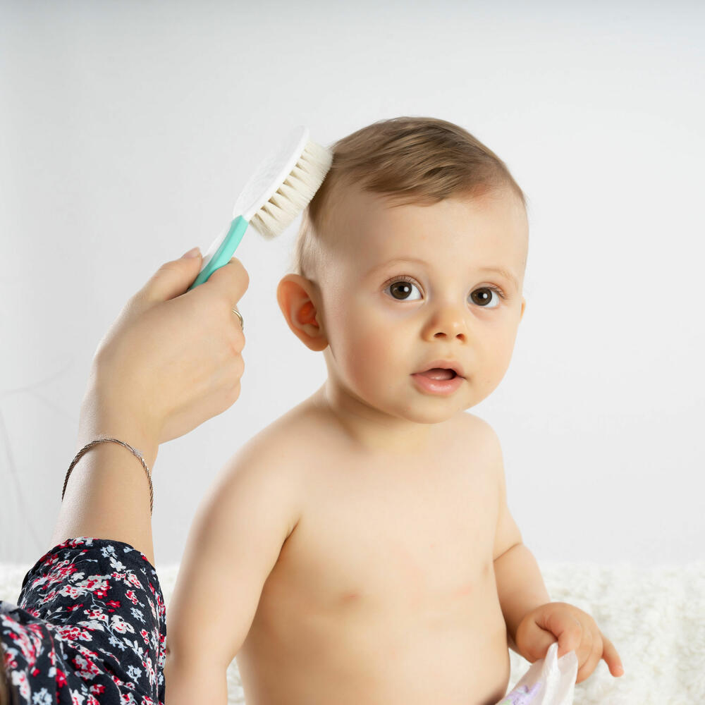 reer BabyCare care set, 5-piece, nail care, nail scissors, nail clippers, brush, comb, 81021