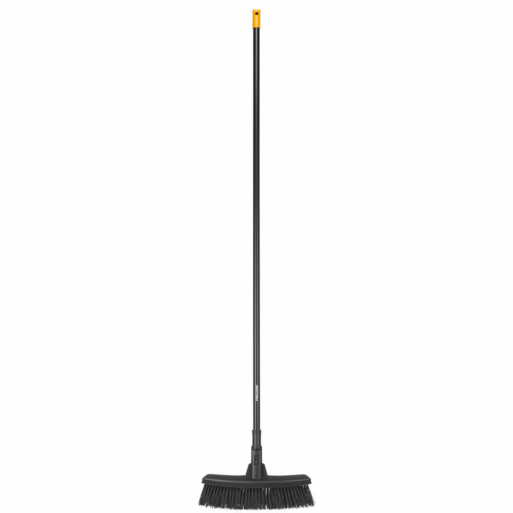 Fiskars Solid All-Purpose Broom M, All-Purpose Broom, Garden Broom, Garden Accessories, Steel, Black / Orange, 160 cm, 1025921