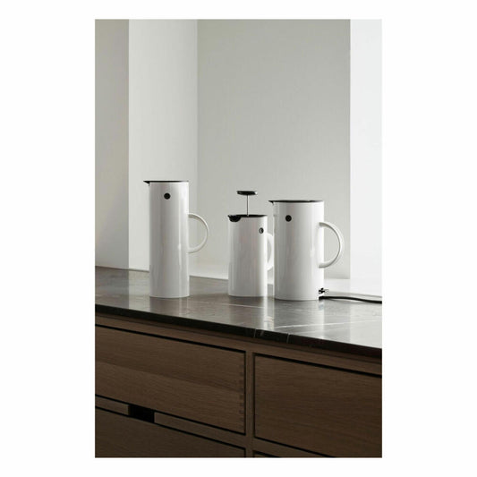 Stelton EM77 Wasserkocher, Wasser Kocher, Wassererhitzer mit Kalkfilter und Trockengehschutz, Kunststoff, Weiß, 1.5 L, 890-1