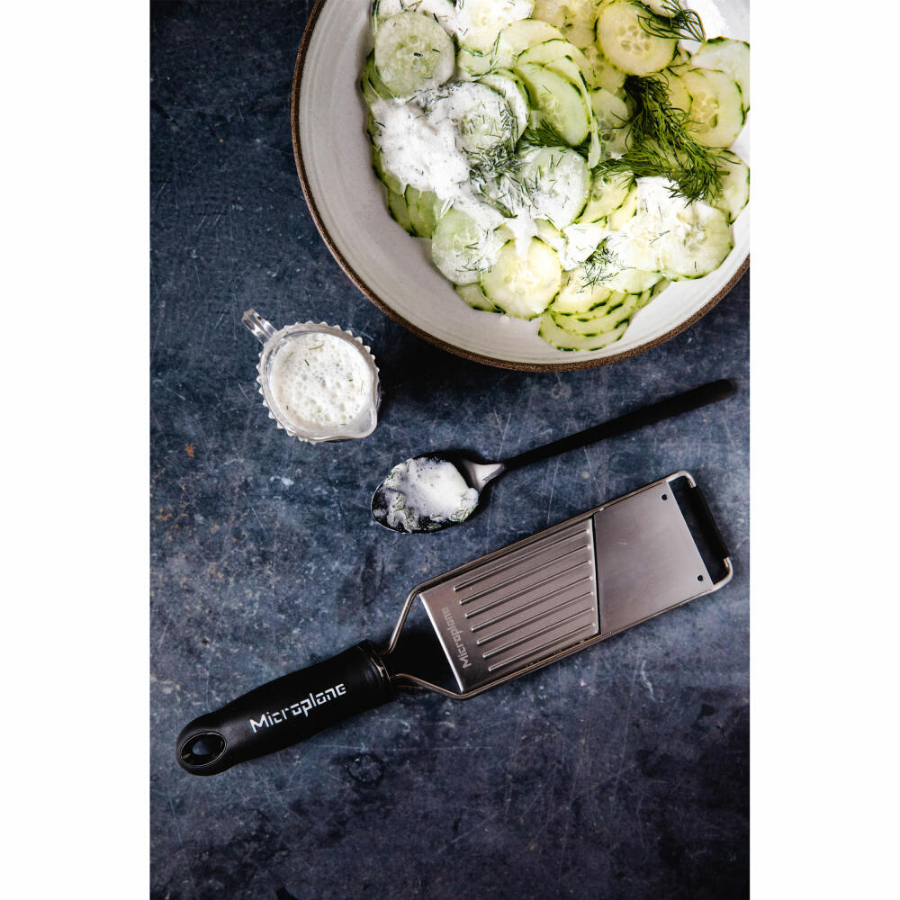 Microplane Professional Vegetable Slicer Gourmet, Vegetable Cutter, Kitchen Grater, Stainless Steel, Plastic, Black, 45044