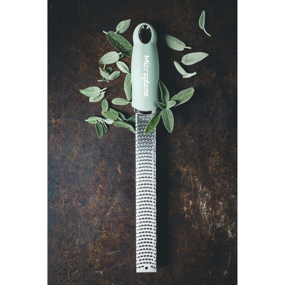 Microplane Kitchen Grater Premium Classic, Zester, Grater, Stainless Steel, Plastic, Sage Green, 46723