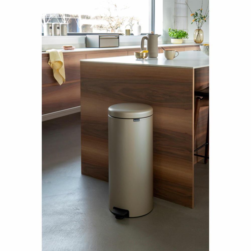 Brabantia Treteimer NewIcon, Abfalleimer, Mülleimer, Stahl, Metallic Gold, 30 L, 304484