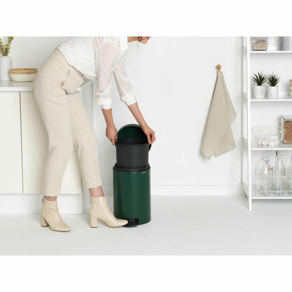 Brabantia Treteimer NewIcon, Abfalleimer, Mülleimer, Stahl, Pine Green, 12 L, 304040