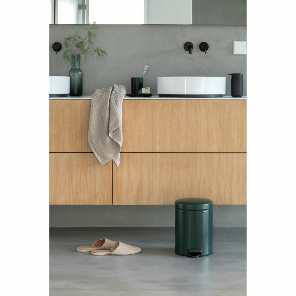 Brabantia Treteimer NewIcon, Abfalleimer, Mülleimer, Stahl, Pine Green, 5 L, 304026