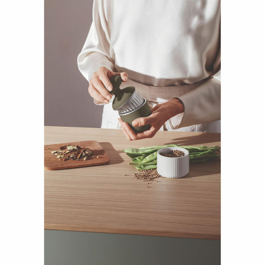 Eva Solo Gewürzmörser Green Tool, Mörser, Gewürzpresse, Gewürzzerkleinerer, Edelstahl, Kunststoff, Grün, D 7.8 cm, 531507
