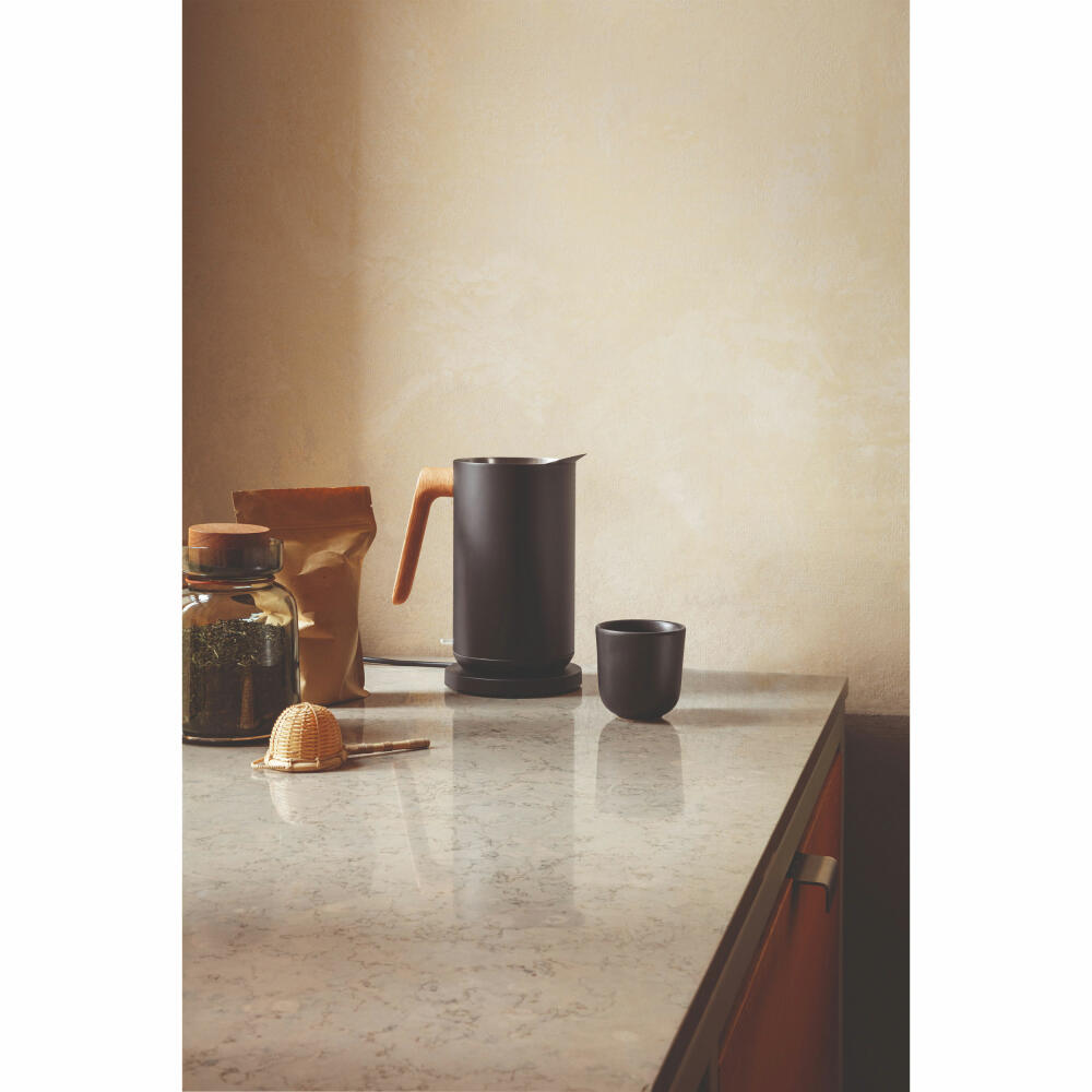 Eva Solo Wasserkocher Nordic Kitchen Black, Wasserkessel, Wasser Kocher, Kunststoff, Eichenholz, Edelstahl, Schwarz, 1.5 L, 502741