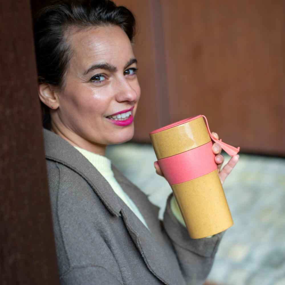 Koziol Thermo Mug with Lid Aroma To Go XL, Insulated Mug, Plastic-Wood Mix, Nature Coral, 700 ml, 7243704